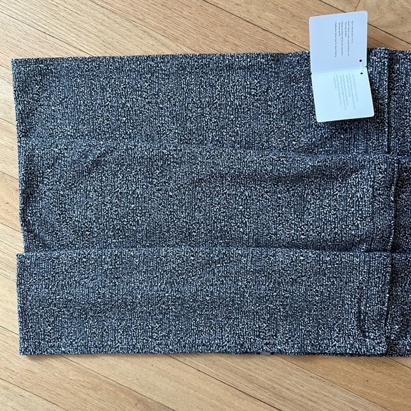 Lululemon Vinyasa Scarf - Picture 5 of 6